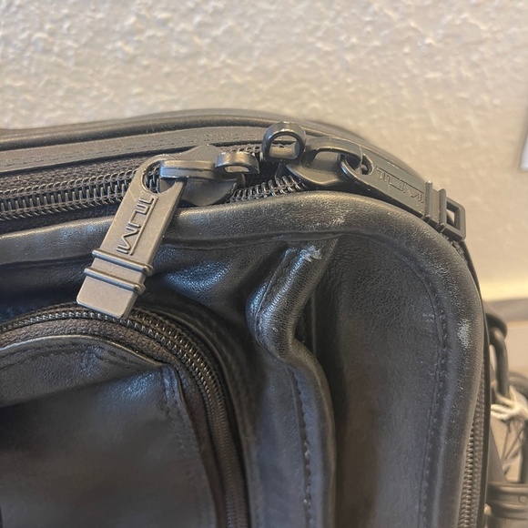 NWT -Tumi The Safecase Computer Brief - Picture 2 of 16